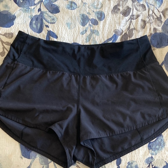 lululemon athletica Pants - Lululemon Athletica Black speed up shorts - 2.5 inseam